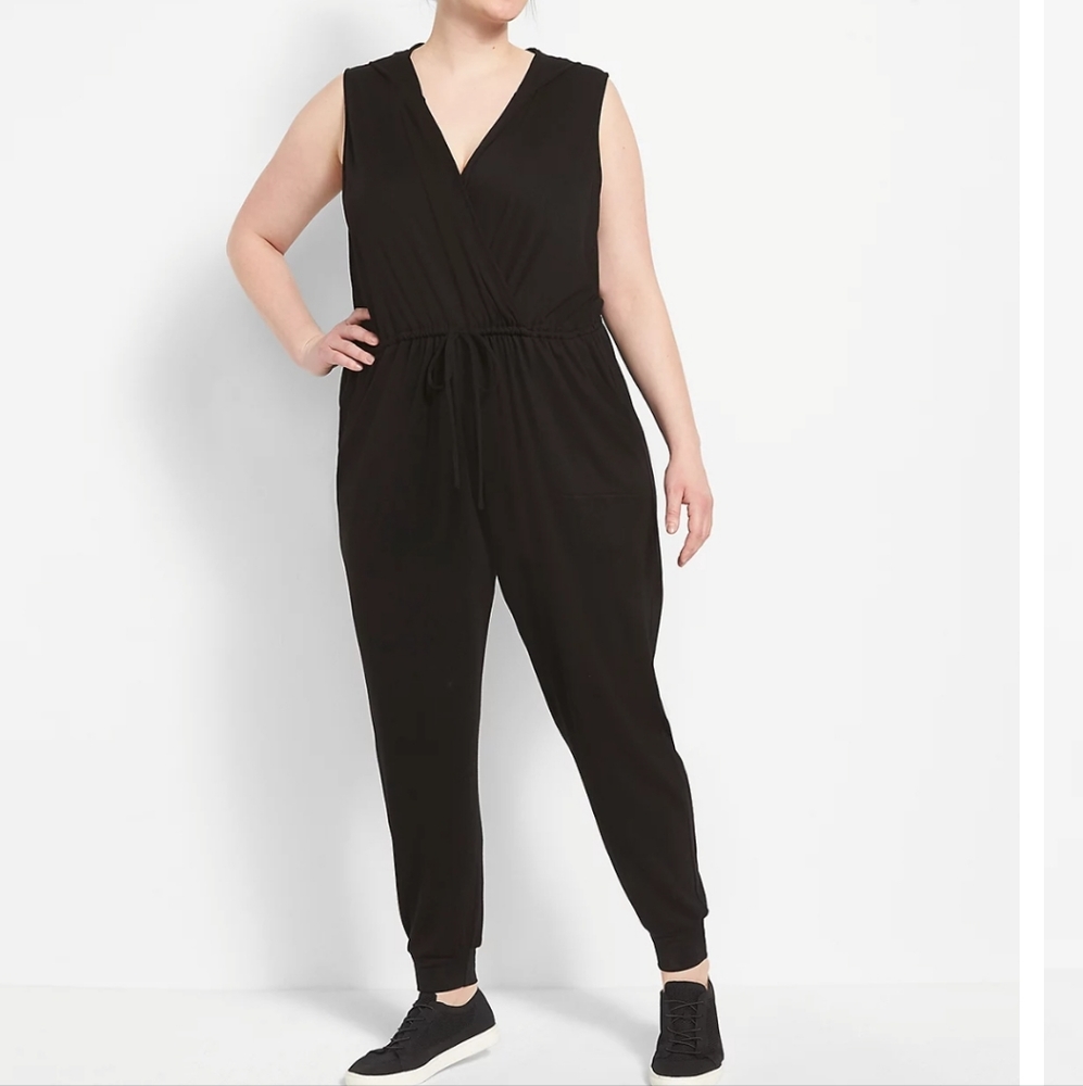 Livi Size 22/24 Active Black Sleeveless Jumpsuit